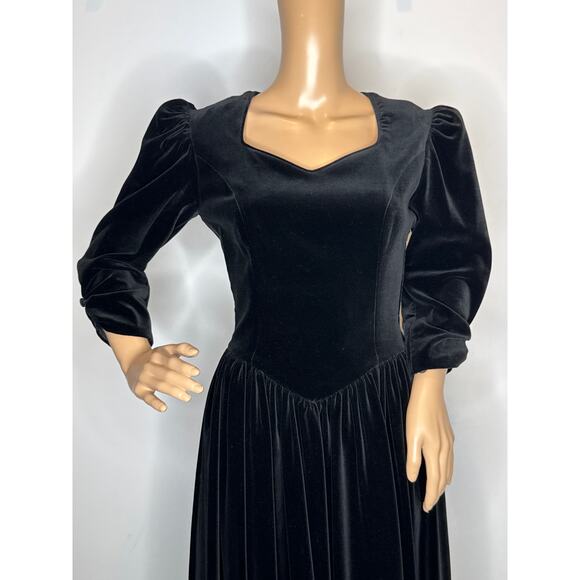 1980s Laura Ashley Black Velvet Puff Sleeve Midi Open Back with Bow Dress small - Picture 8 of 14